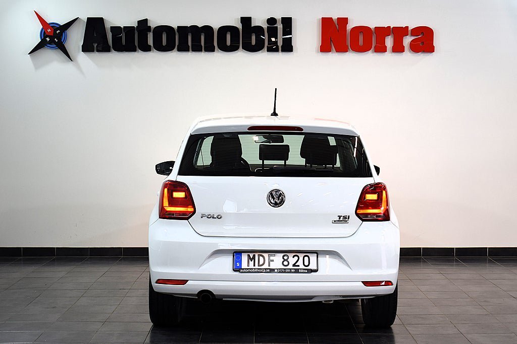 Vehicle Image 6