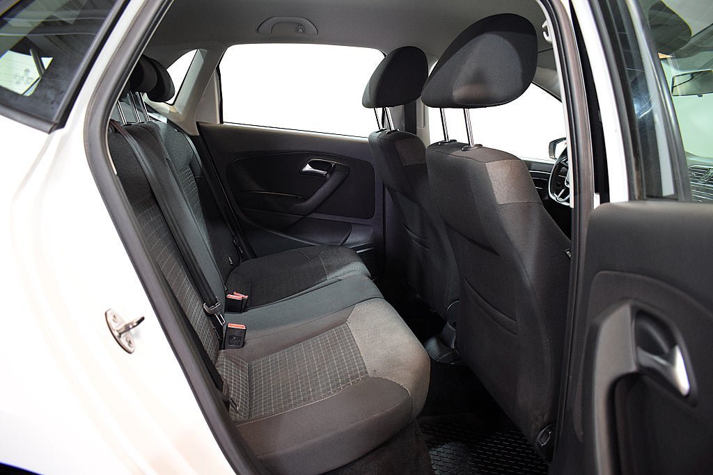 Vehicle Image 12