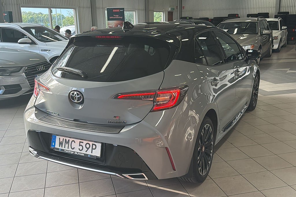 Vehicle Image 6