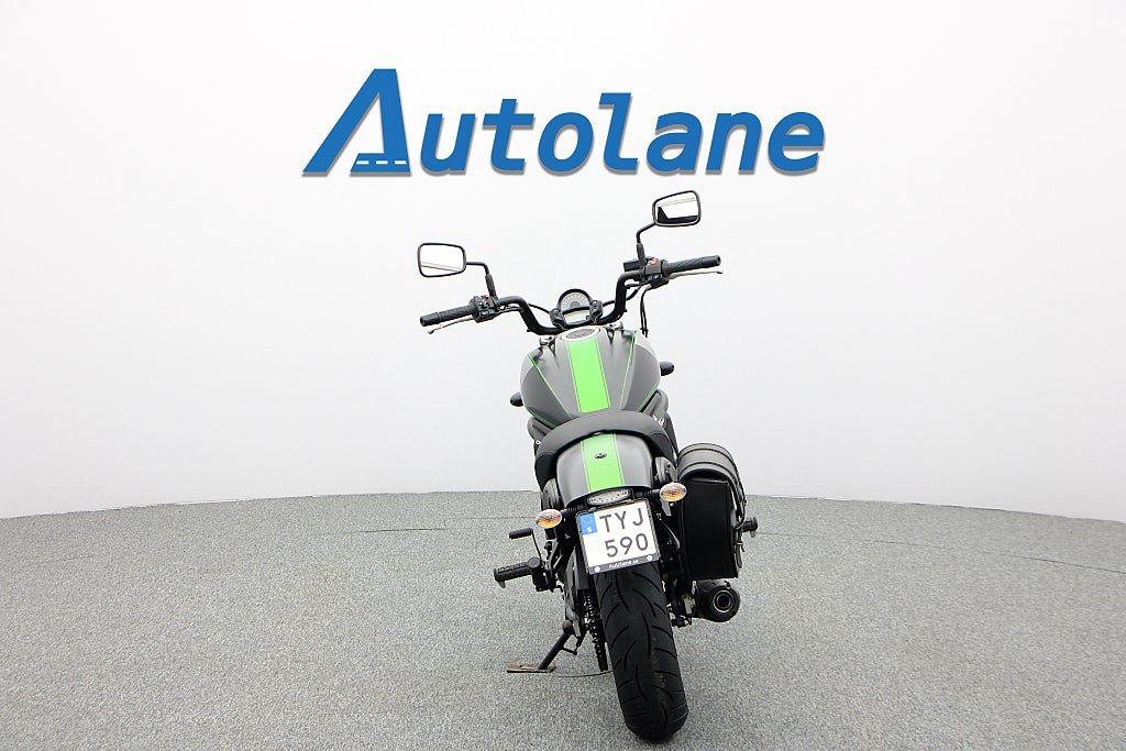 Vehicle Image 8