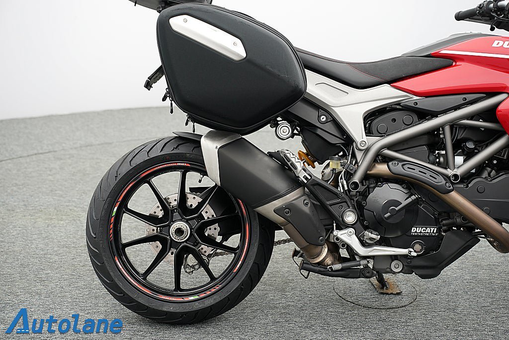 Vehicle Image 10