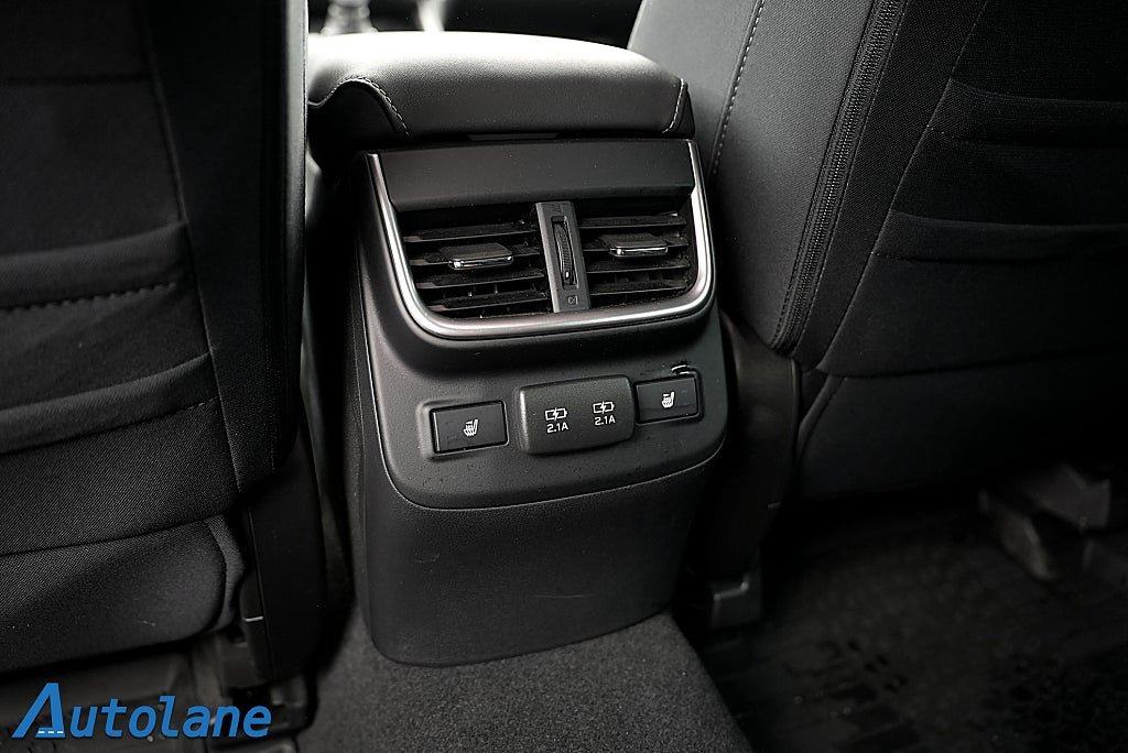 Vehicle Image 32