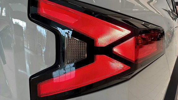 Vehicle Image 23