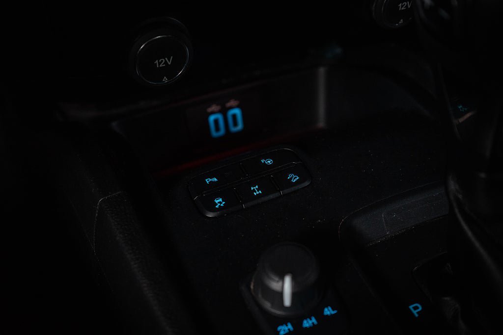 Vehicle Image 25