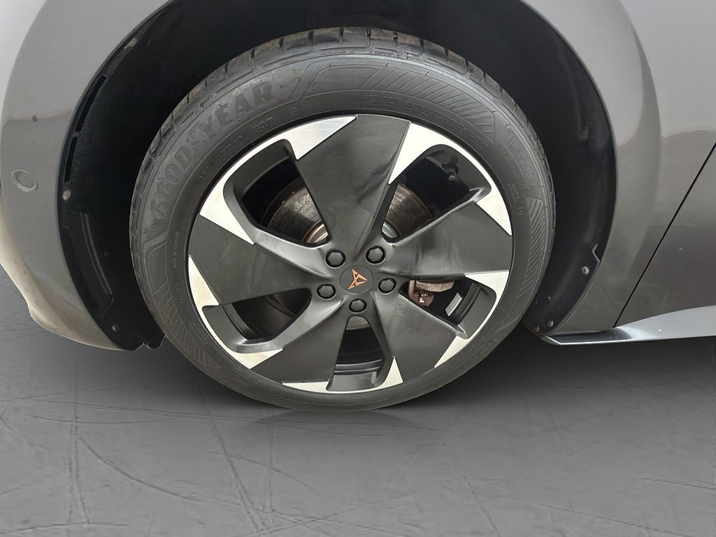 Vehicle Image 30