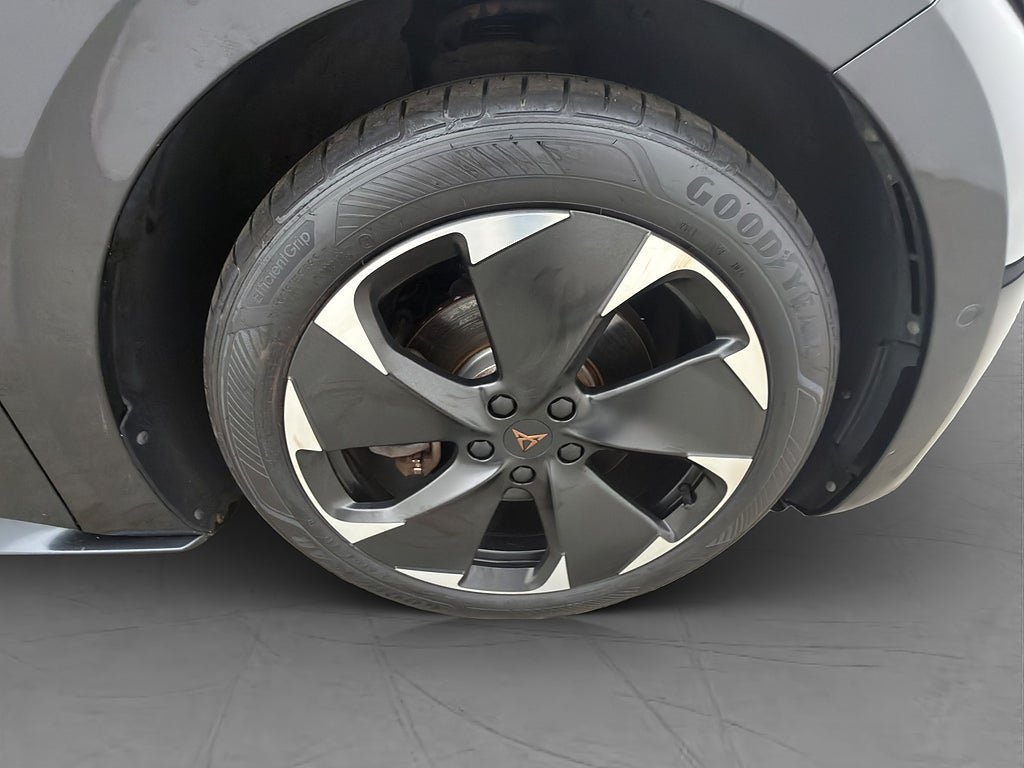 Vehicle Image 33