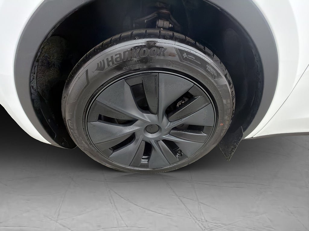 Vehicle Image 32