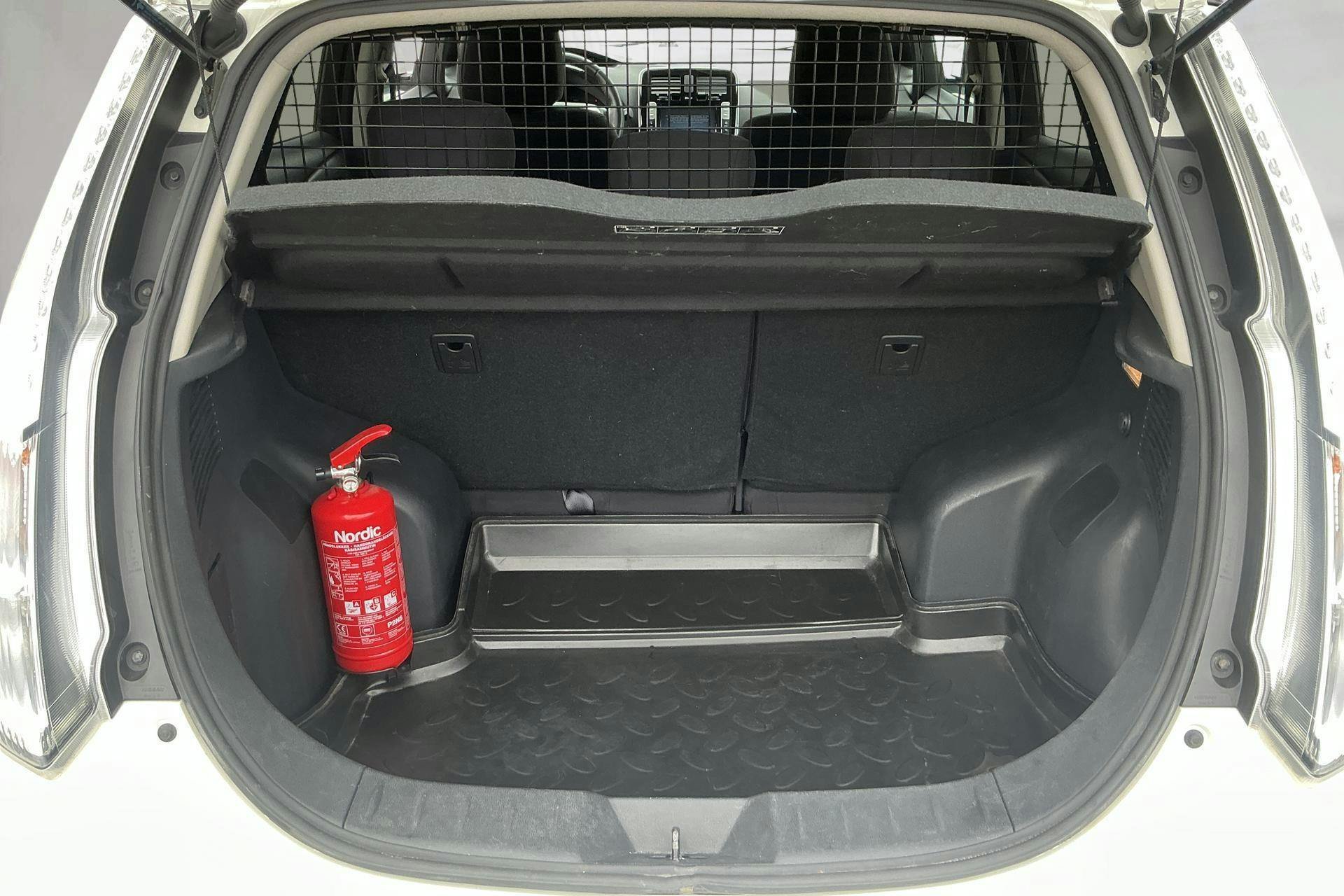 Vehicle Image 9