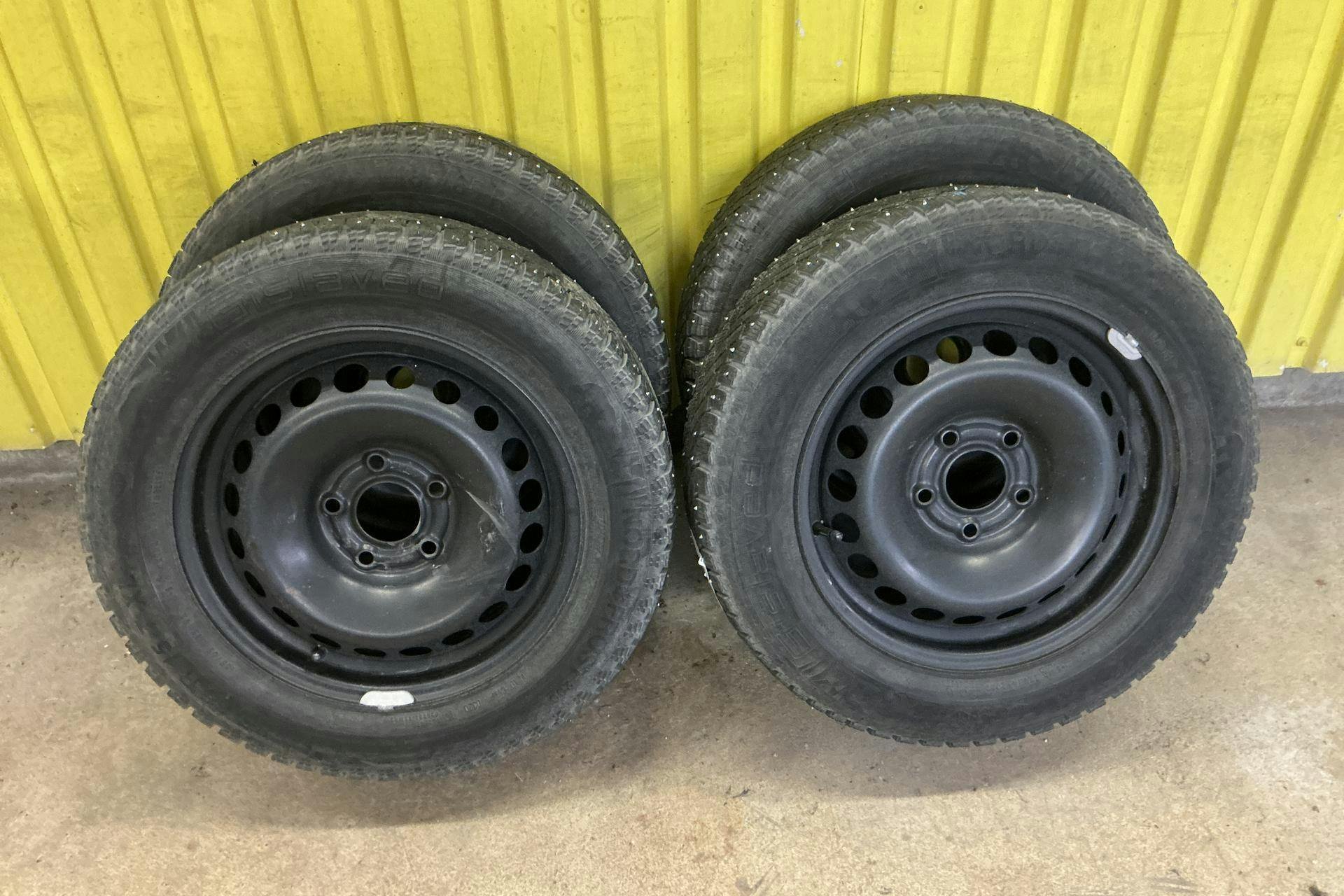 Vehicle Image 16