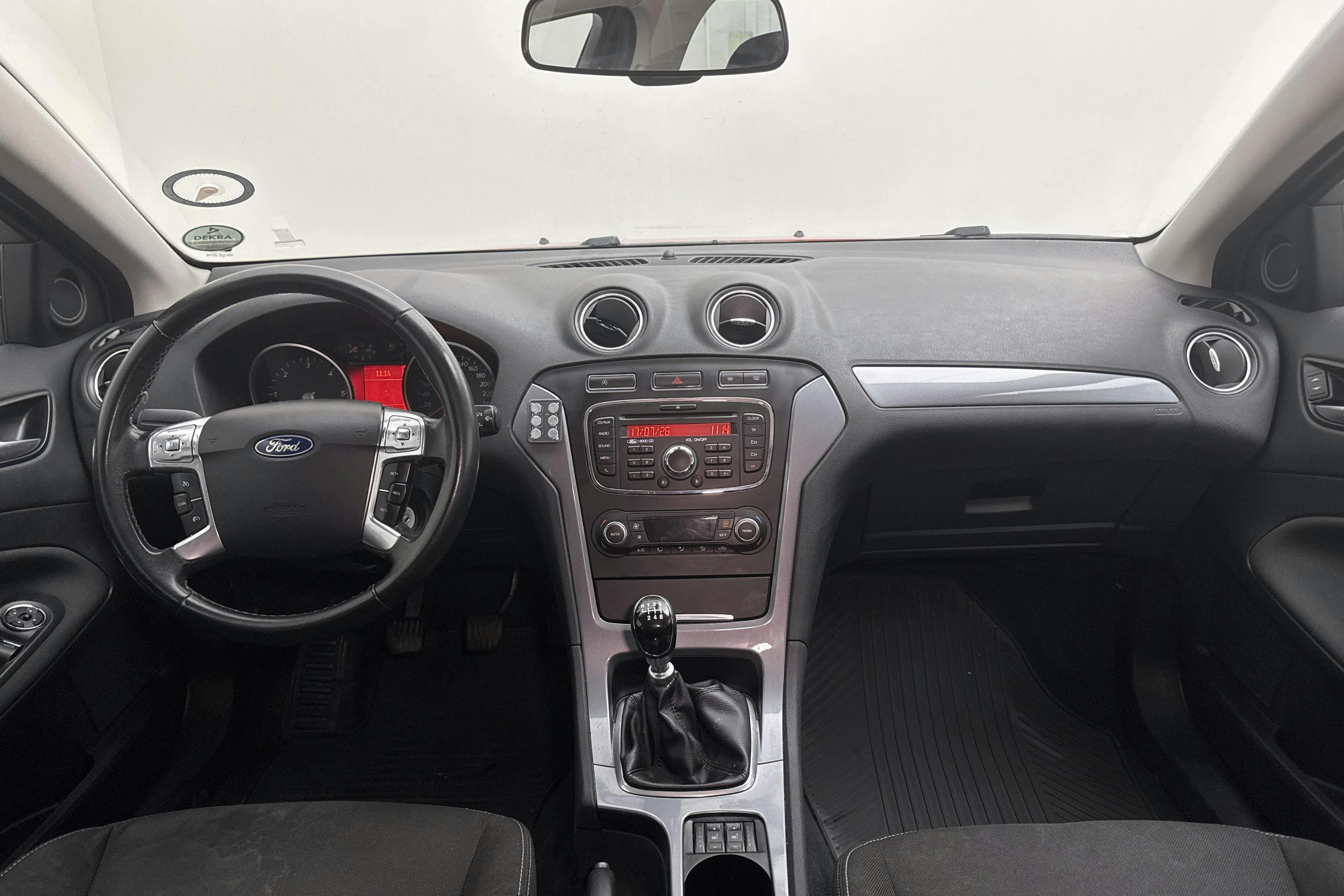 Vehicle Image 6