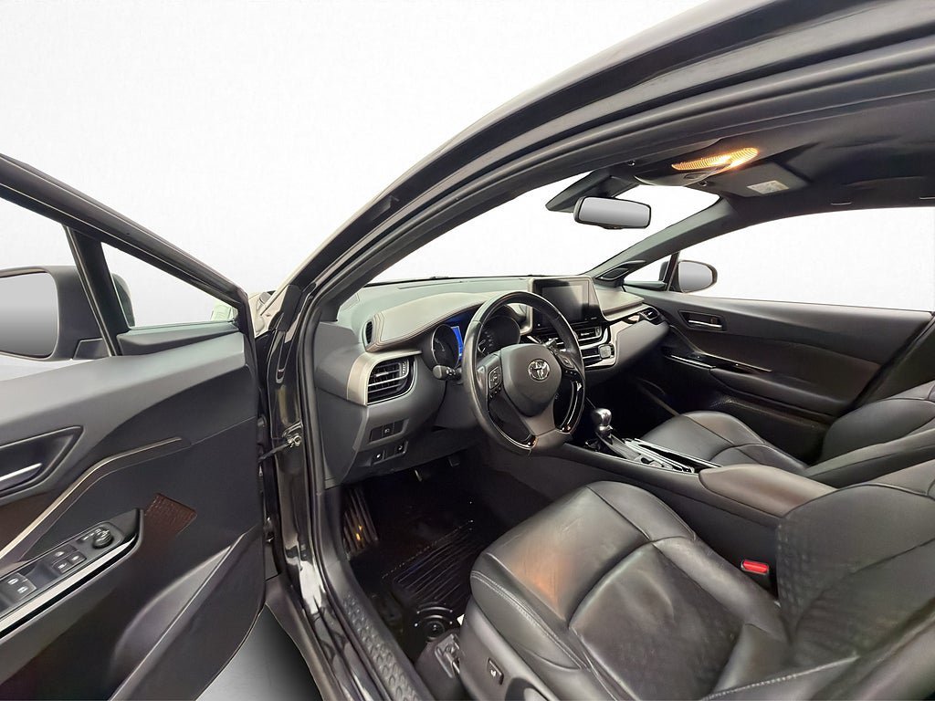 Vehicle Image 10