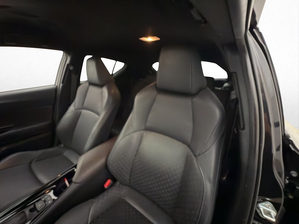 Vehicle Image 11