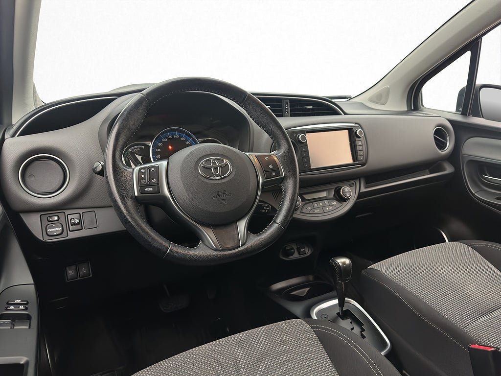 Vehicle Image 11
