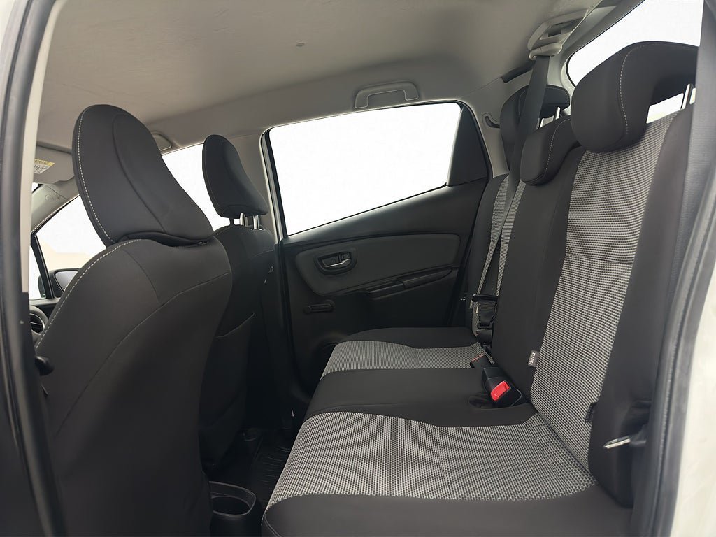 Vehicle Image 21