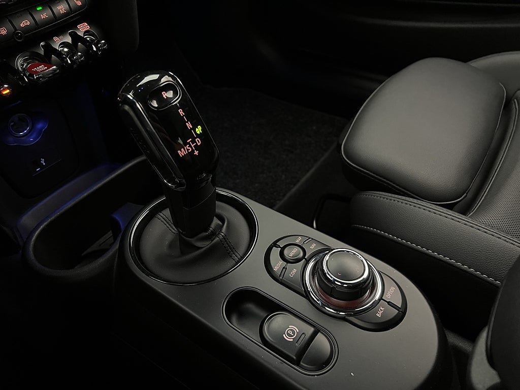 Vehicle Image 24