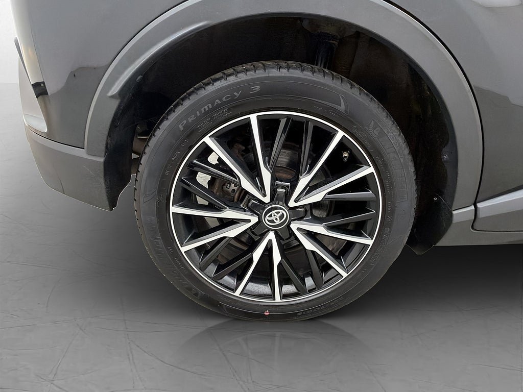 Vehicle Image 32