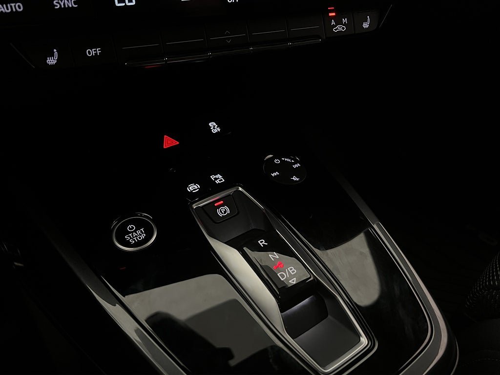 Vehicle Image 28