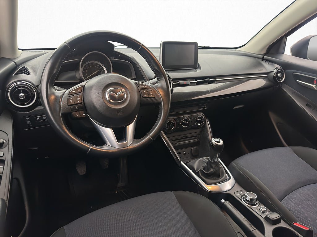 Vehicle Image 12