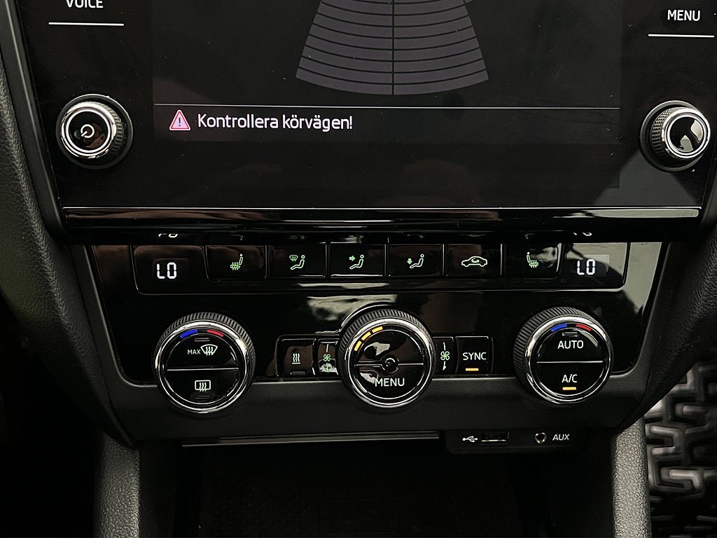 Vehicle Image 24