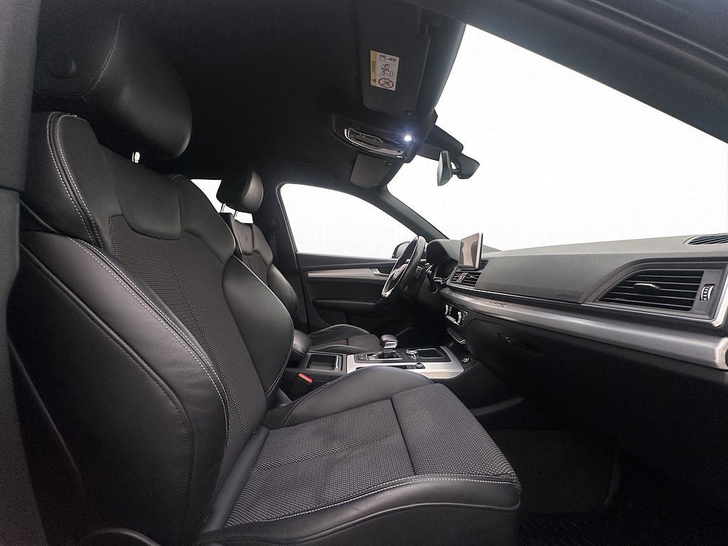 Vehicle Image 24