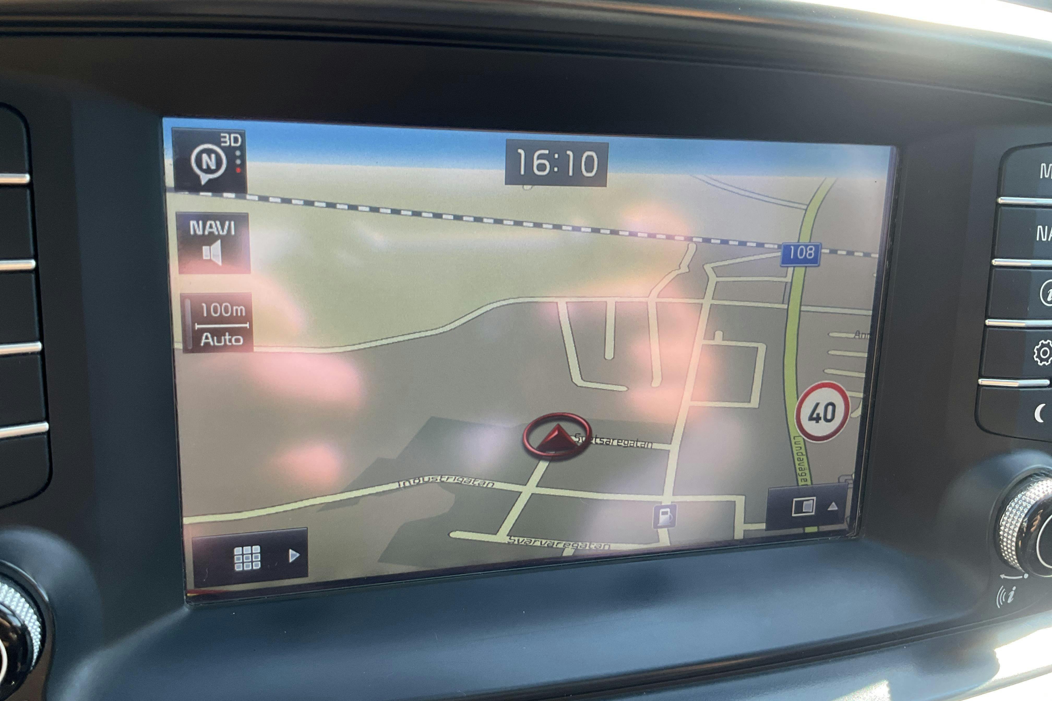 Vehicle Image 13