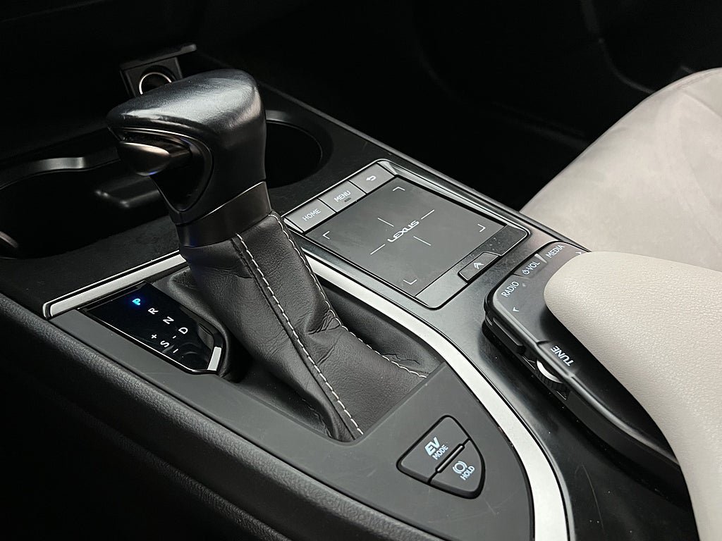 Vehicle Image 23