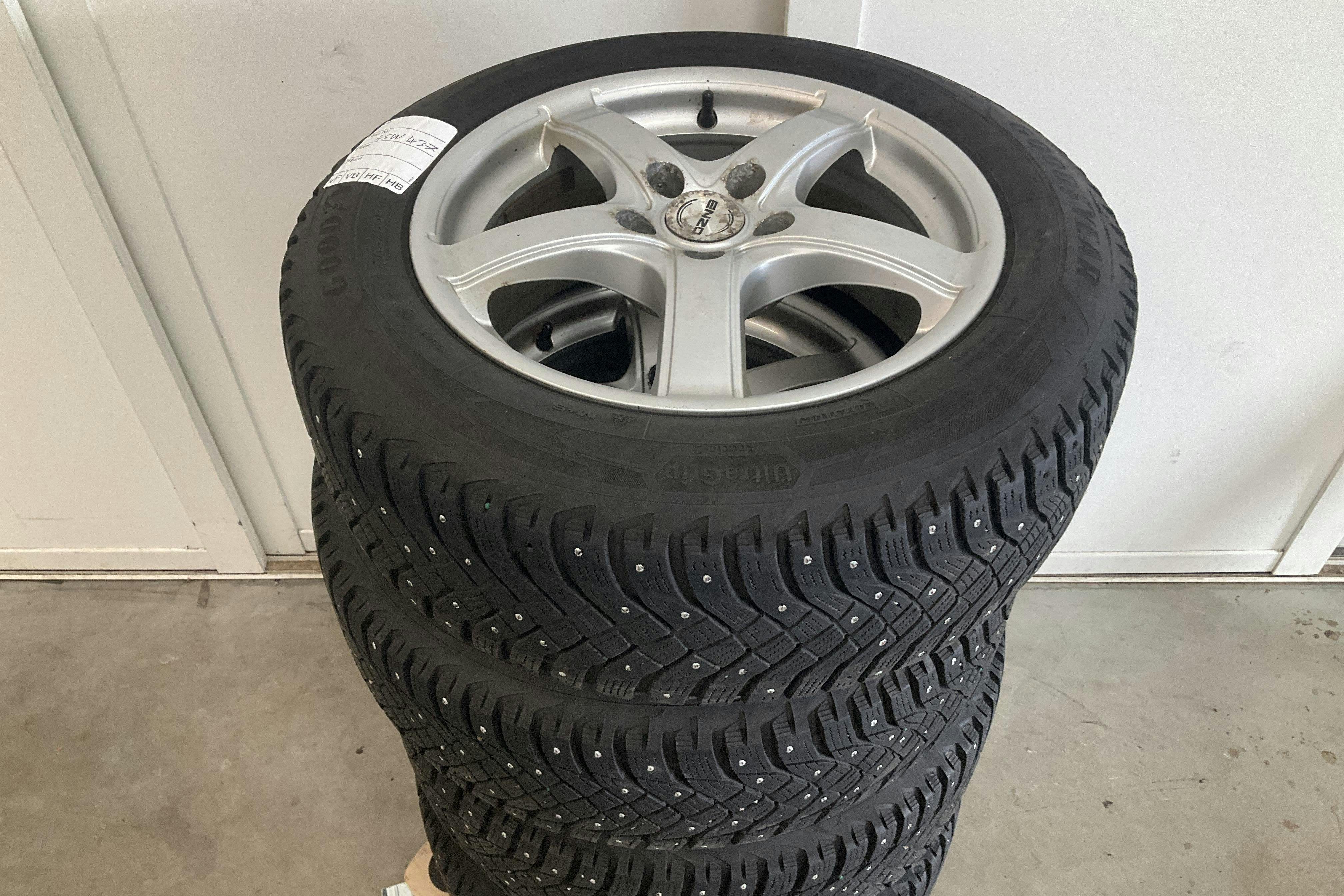 Vehicle Image 11