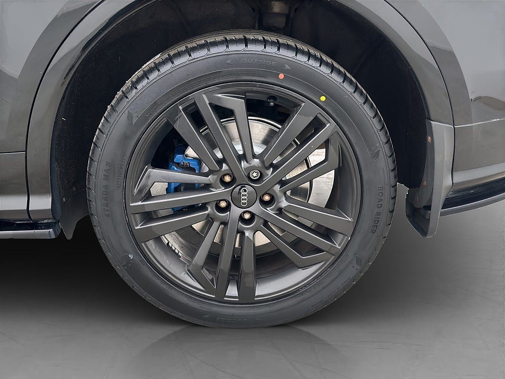 Vehicle Image 30