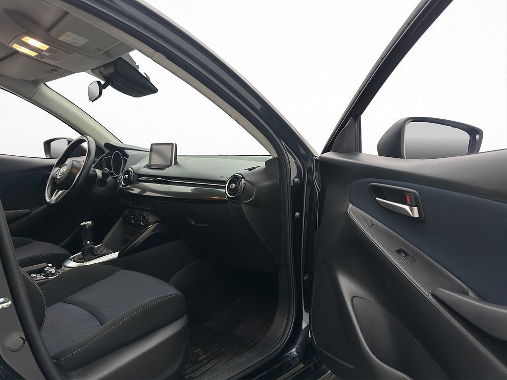 Vehicle Image 23