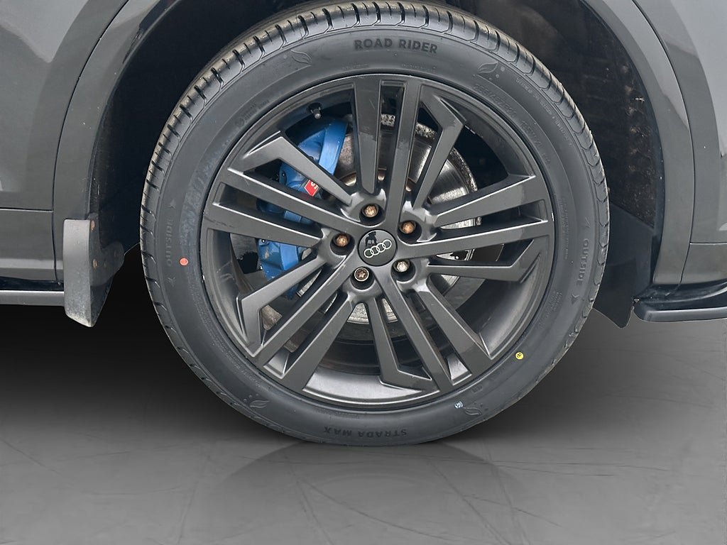 Vehicle Image 32
