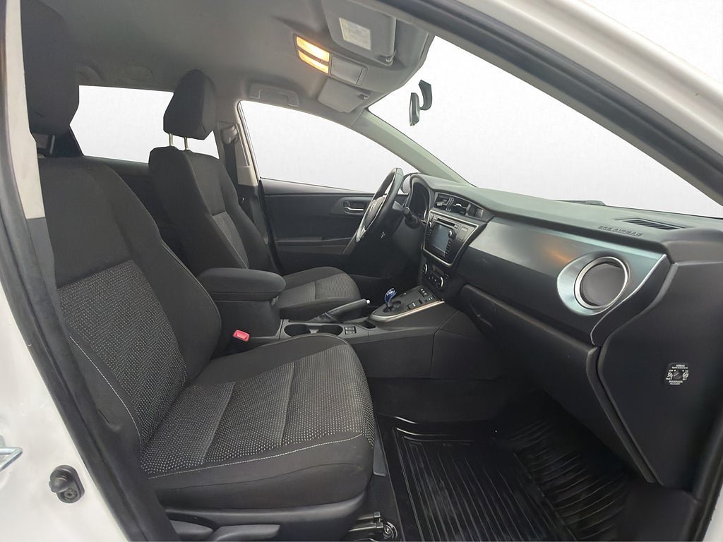 Vehicle Image 25