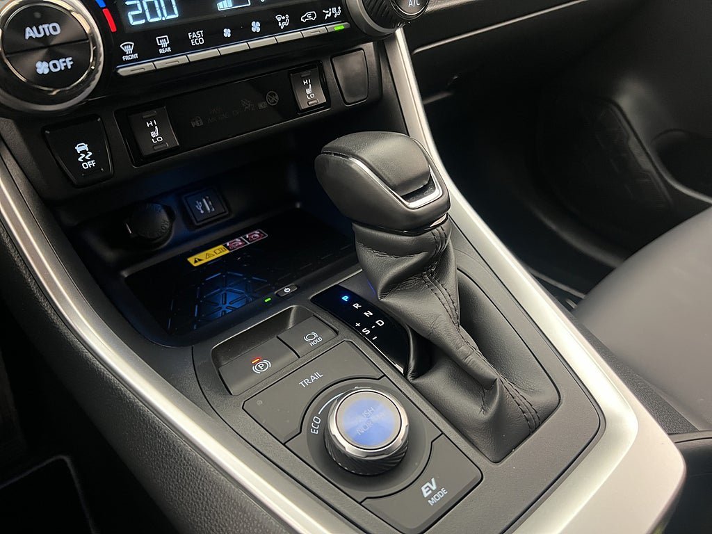 Vehicle Image 22
