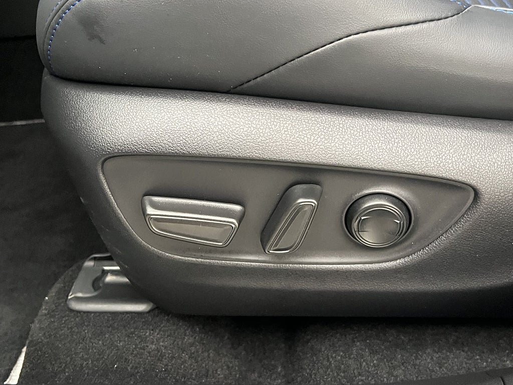 Vehicle Image 23