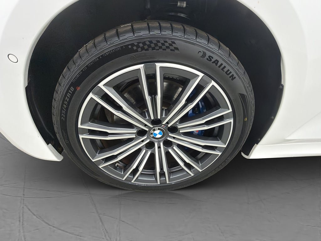 Vehicle Image 38