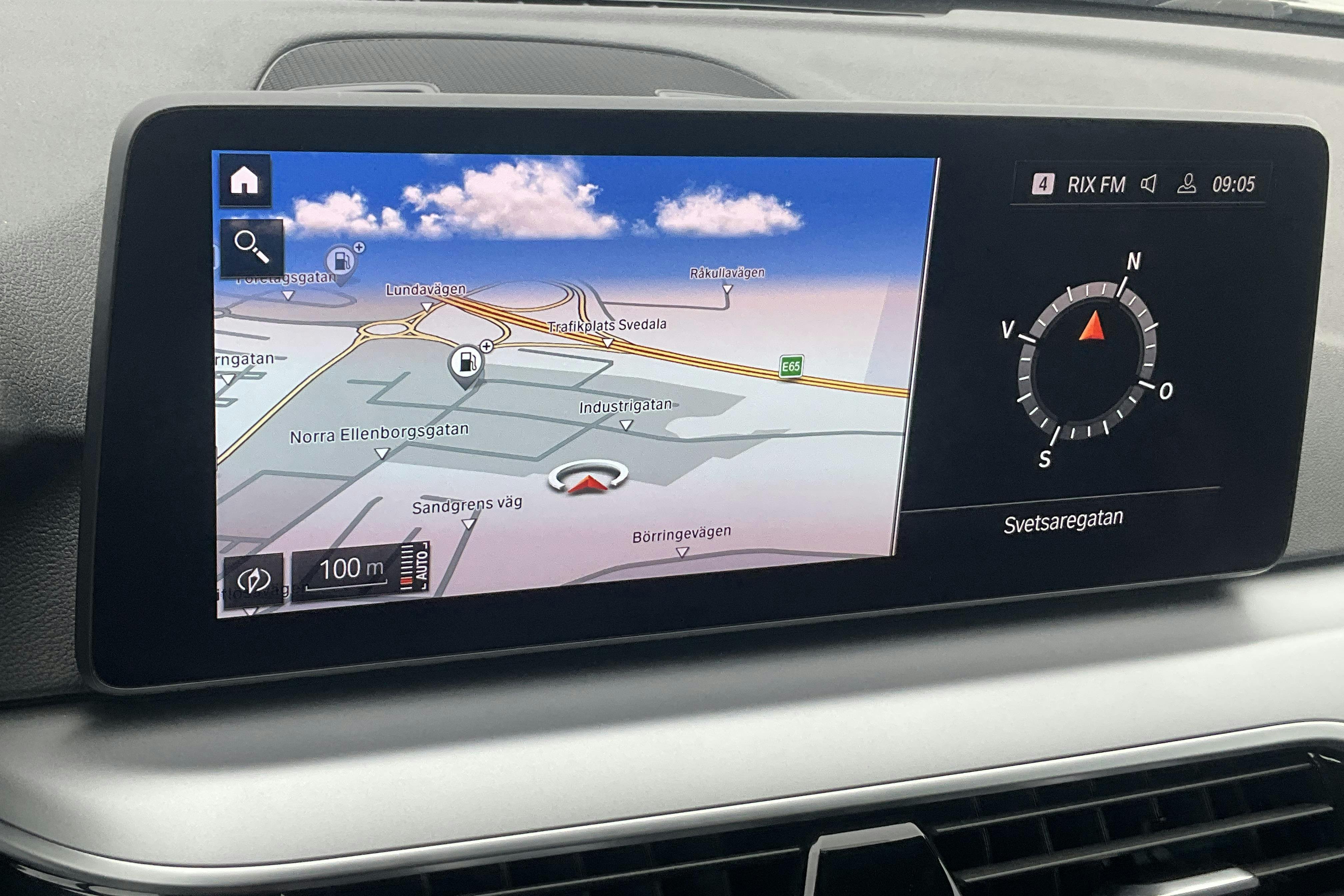 Vehicle Image 12