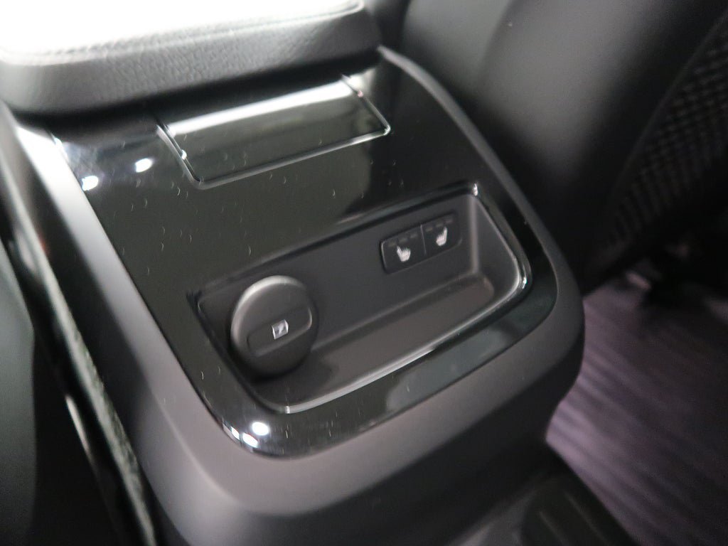 Vehicle Image 38