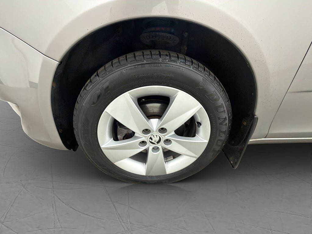 Vehicle Image 23