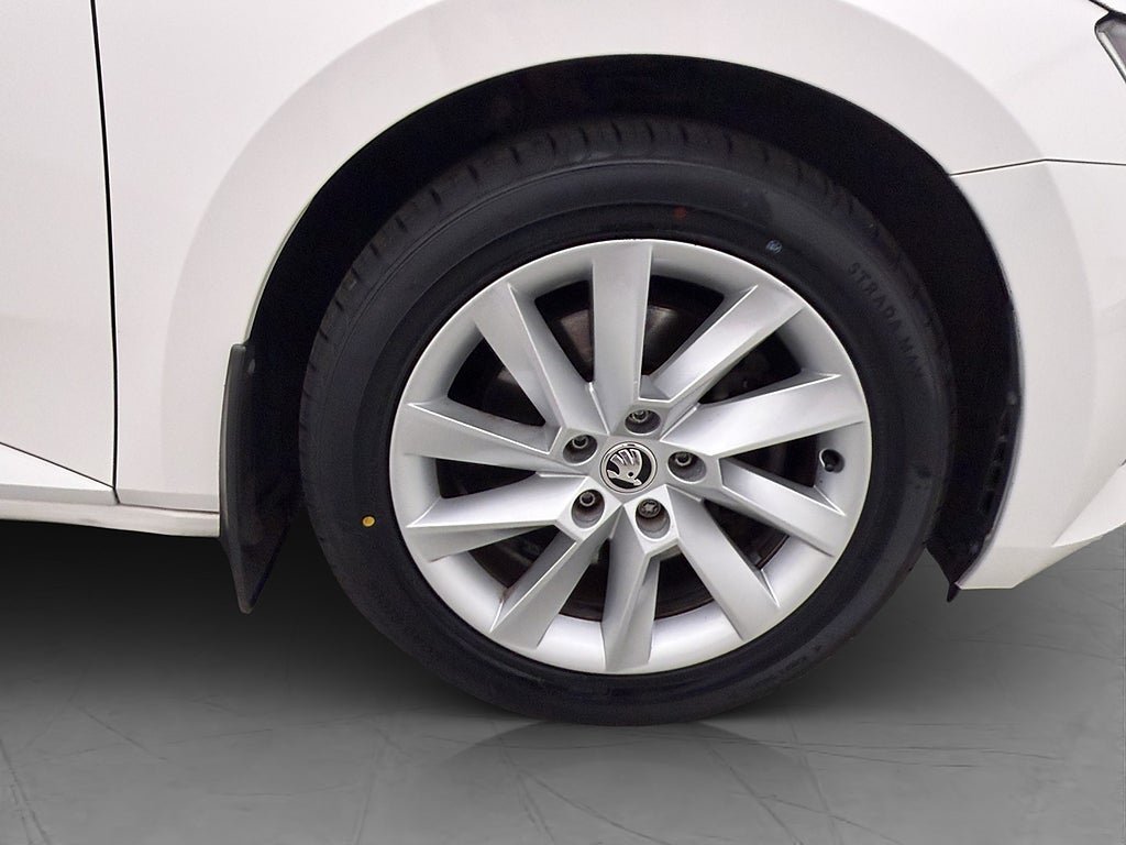 Vehicle Image 37