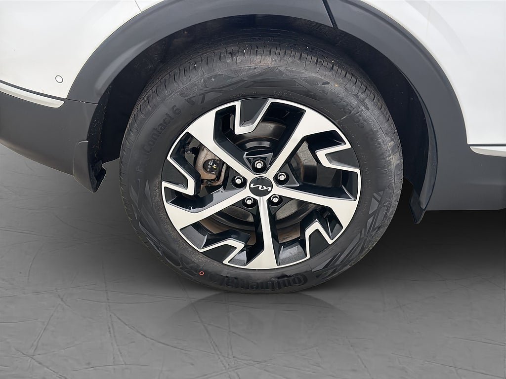 Vehicle Image 33