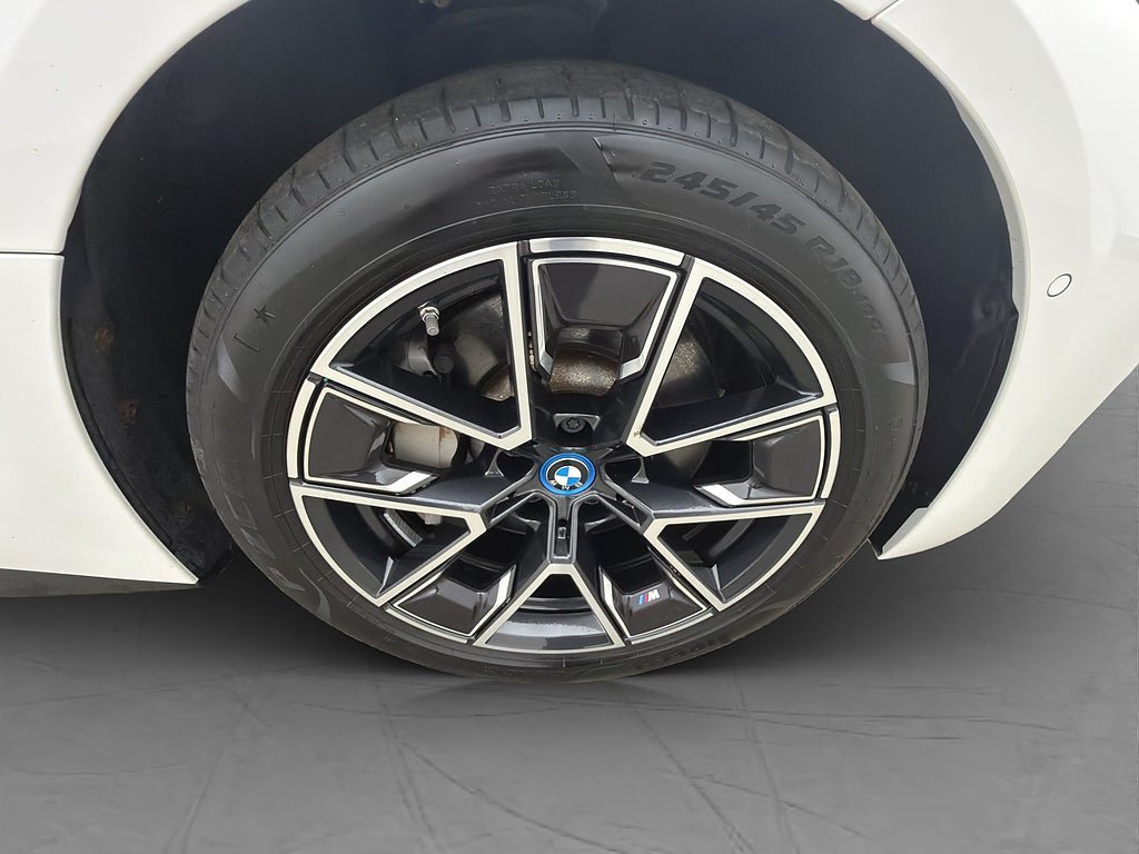 Vehicle Image 37