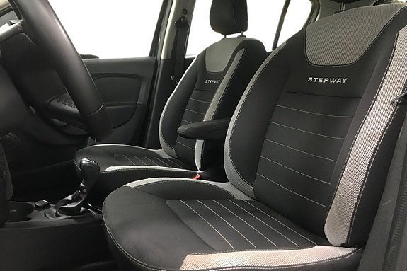 Vehicle Image 13