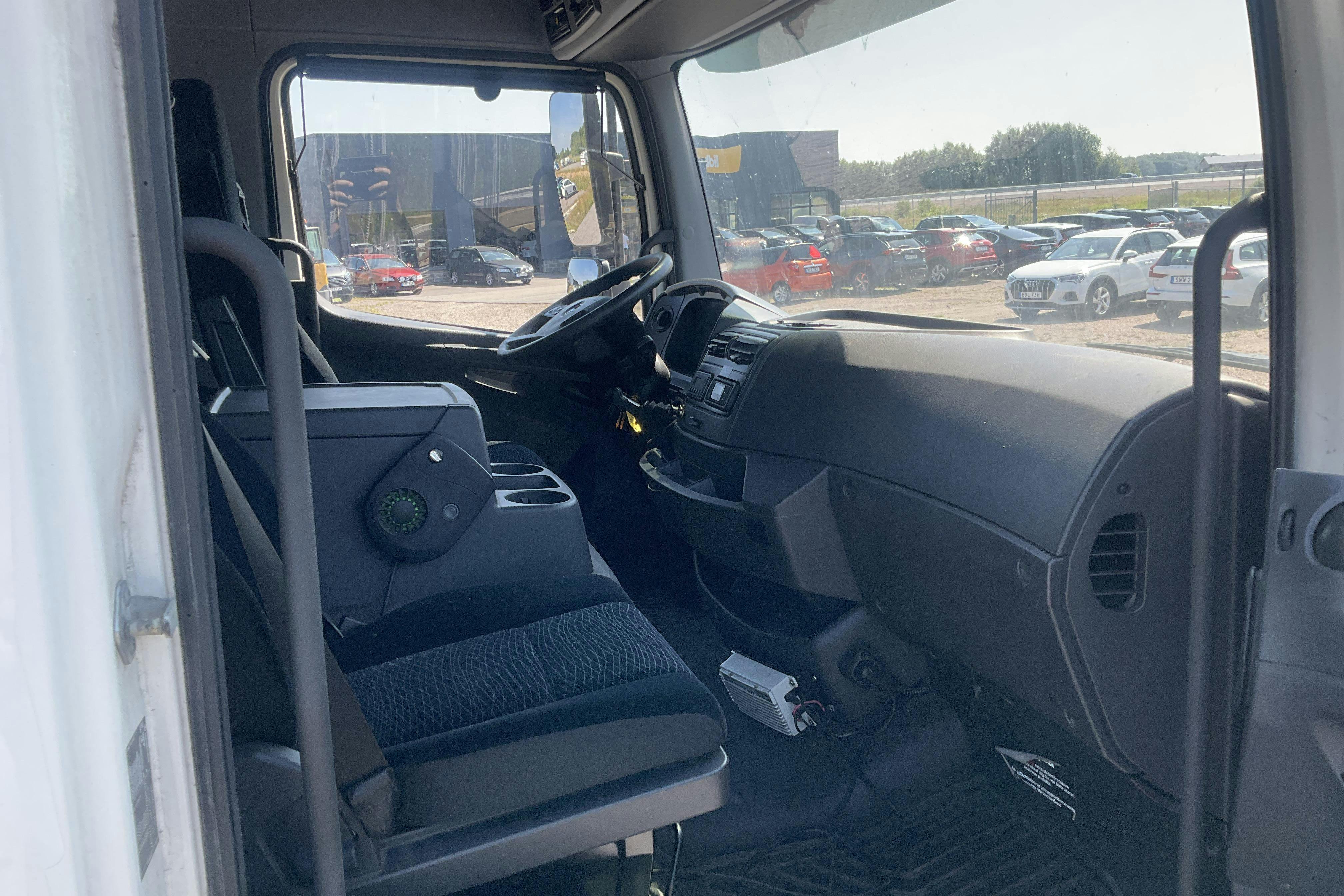 Vehicle Image 11
