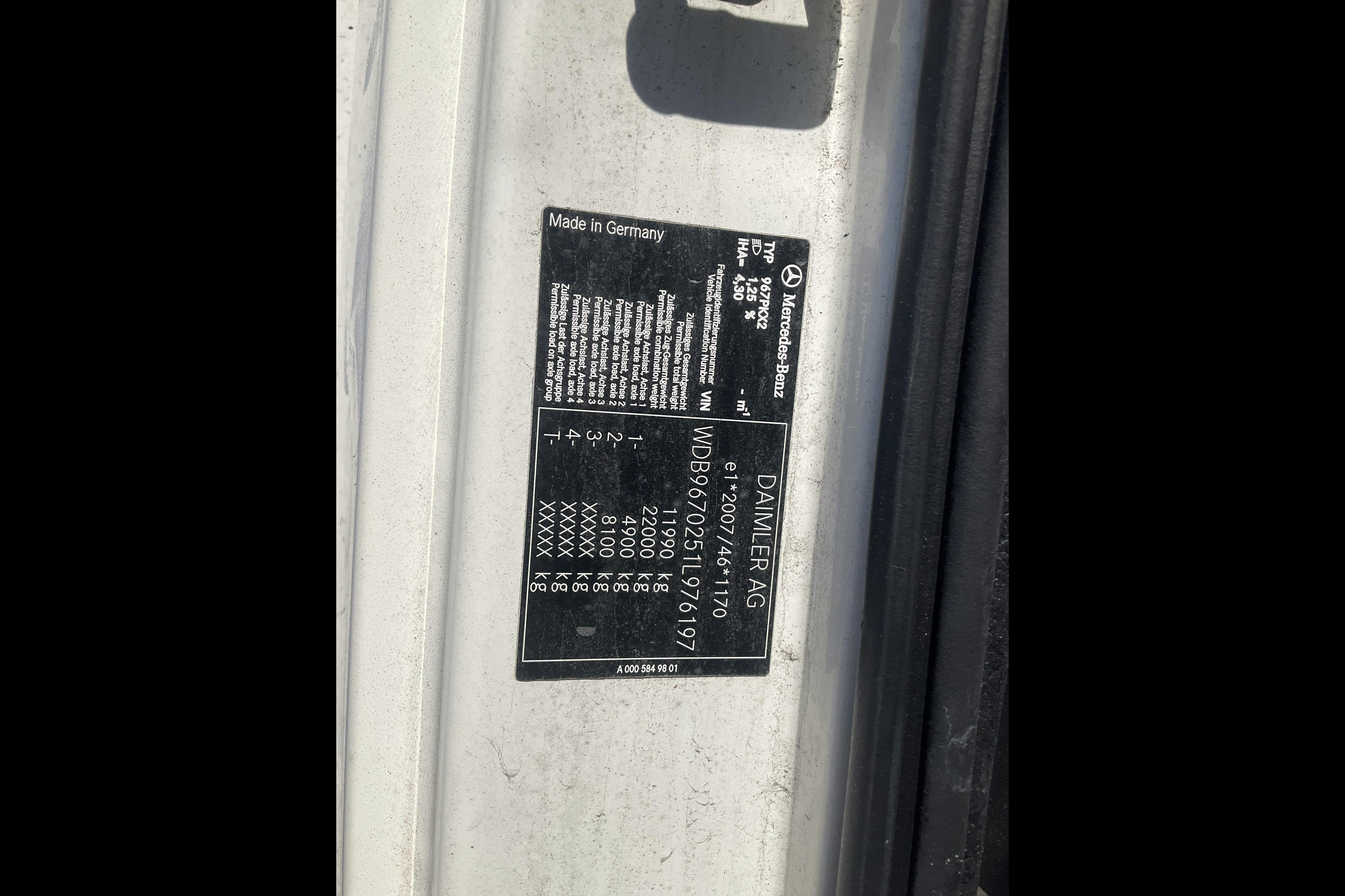 Vehicle Image 16