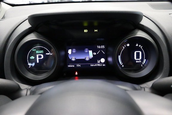 Vehicle Image 16