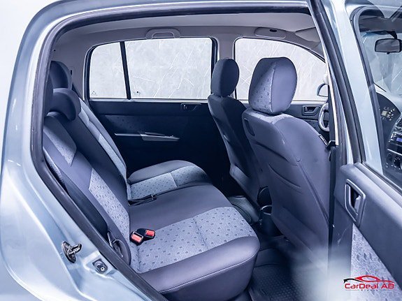 Vehicle Image 16