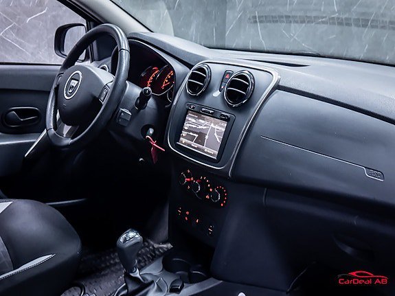 Vehicle Image 13