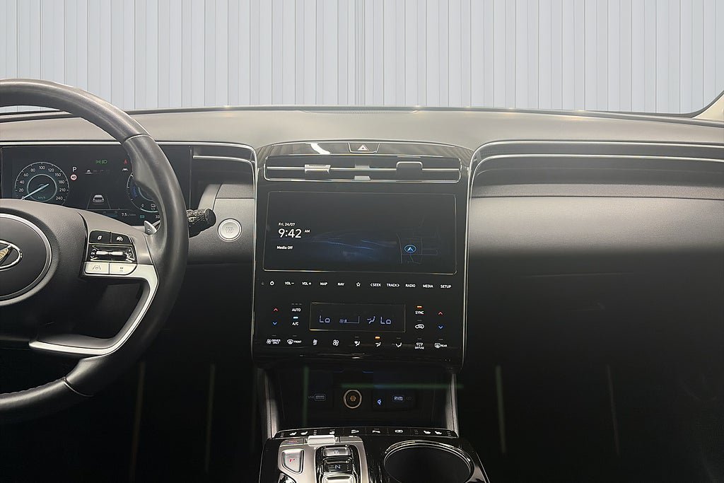Vehicle Image 11