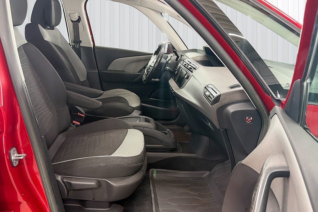 Vehicle Image 16