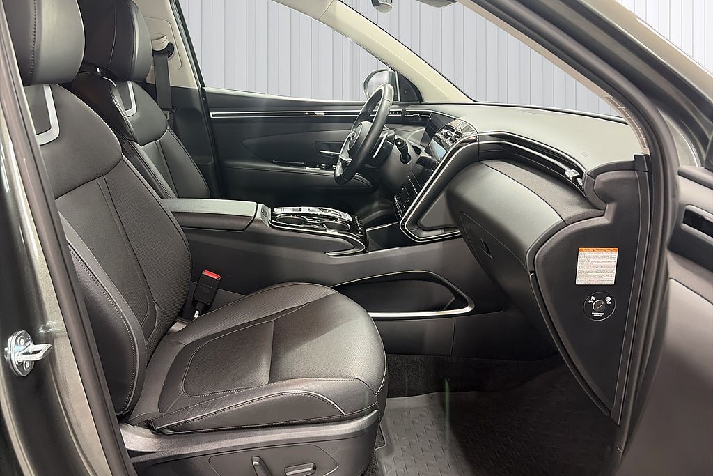 Vehicle Image 18