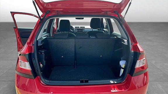 Vehicle Image 12